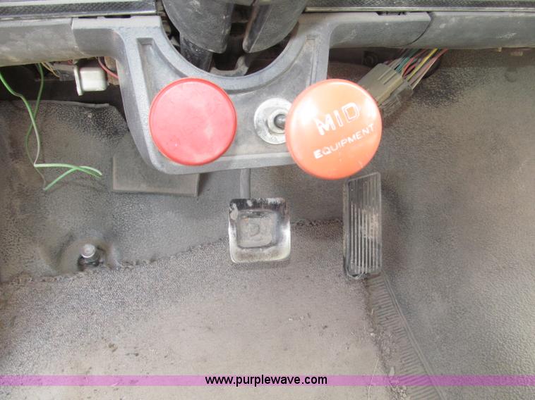 image for item B5207 1986 Ford F600 dump truck