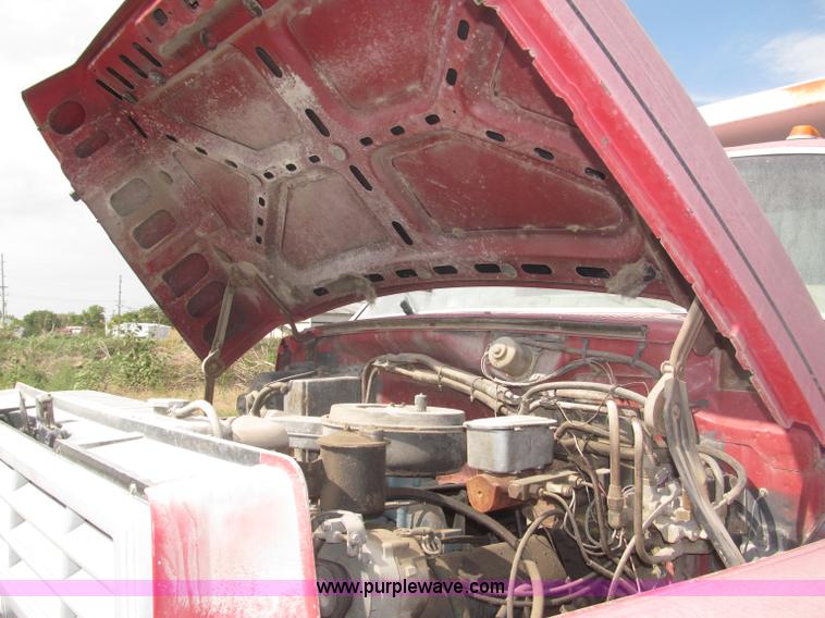 image for item B5207 1986 Ford F600 dump truck