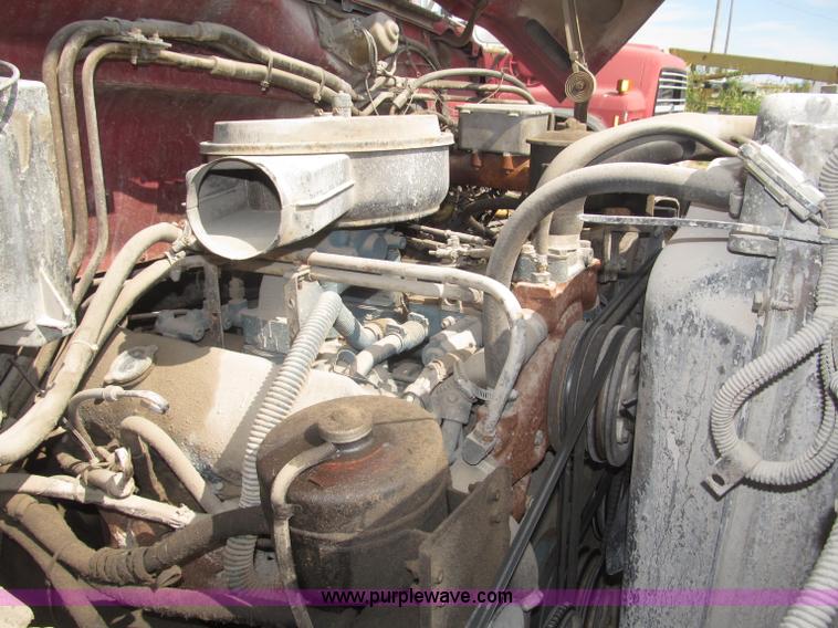 image for item B5207 1986 Ford F600 dump truck