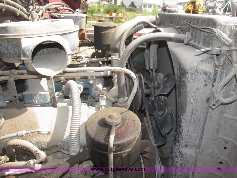 image for item B5207 1986 Ford F600 dump truck