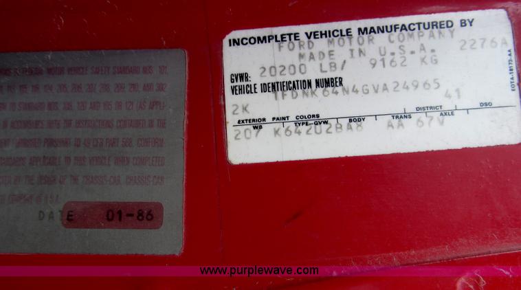 image for item B5207 1986 Ford F600 dump truck