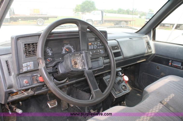 image for item B6960 1995 GMC TopKick flatbed dump truck