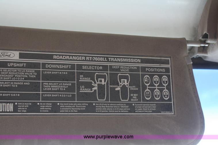 image for item B6968 1994 Ford LT8000 dump truck