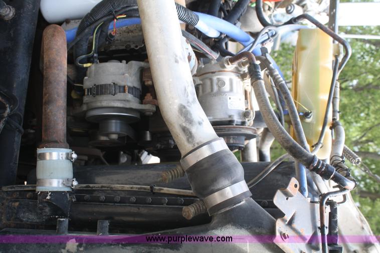 image for item B6968 1994 Ford LT8000 dump truck