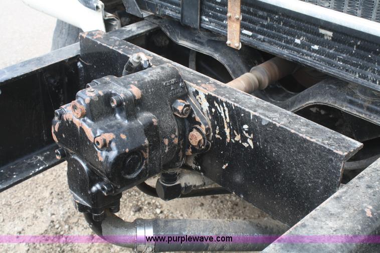 image for item B6968 1994 Ford LT8000 dump truck
