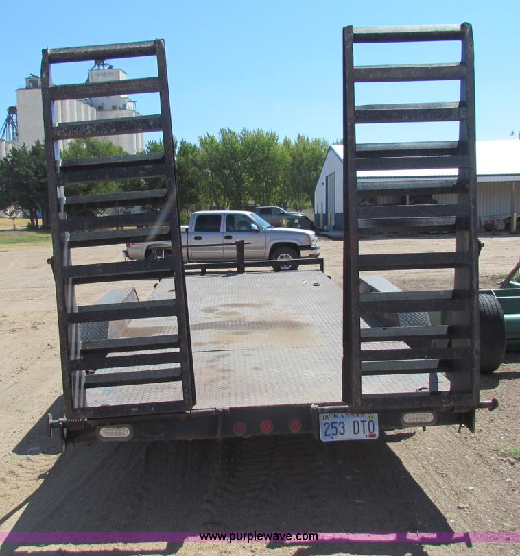 image for item B7409 2003 Top 3 18' equipment trailer