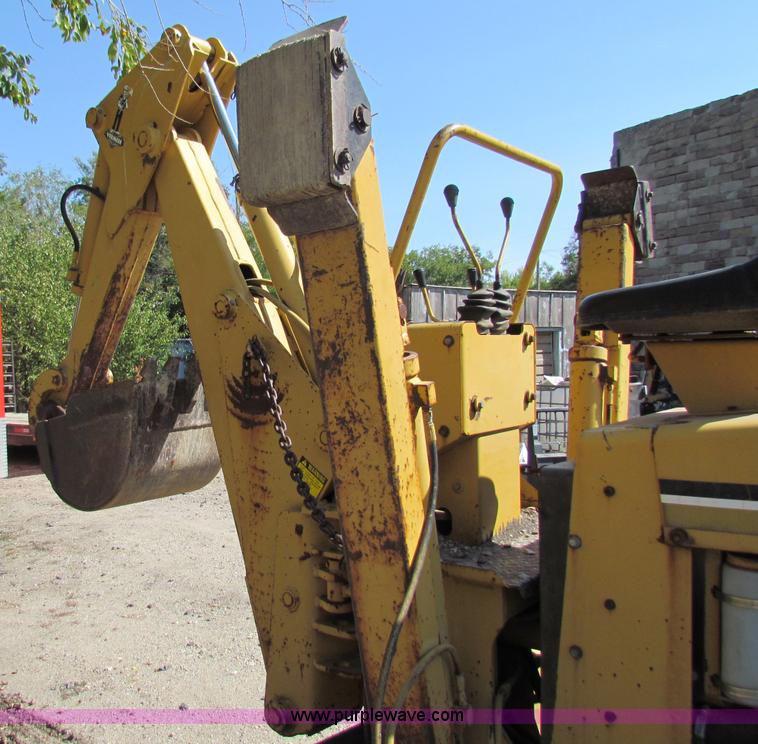 image for item B7497 Vermeer V450 trencher/backhoe