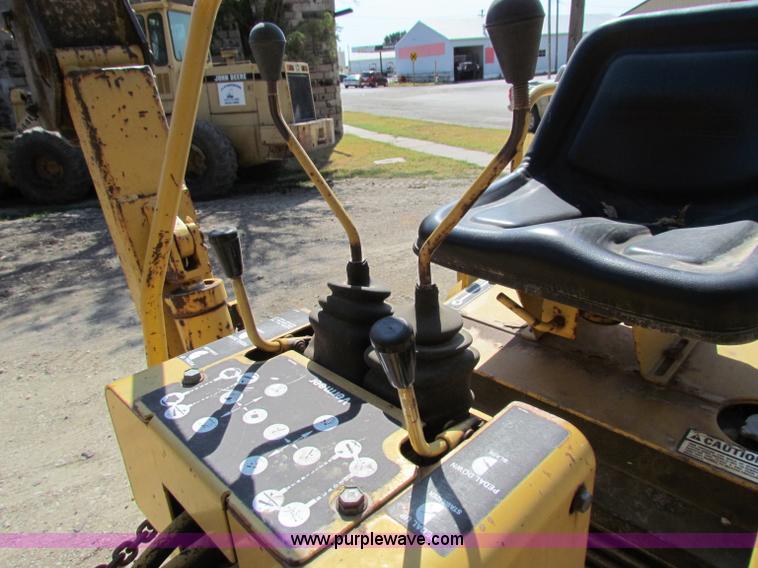 image for item B7497 Vermeer V450 trencher/backhoe