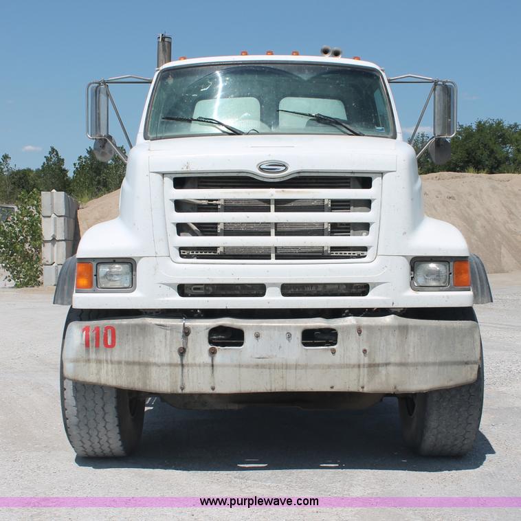 image for item C2754 1999 Sterling L9511 cement mixer truck
