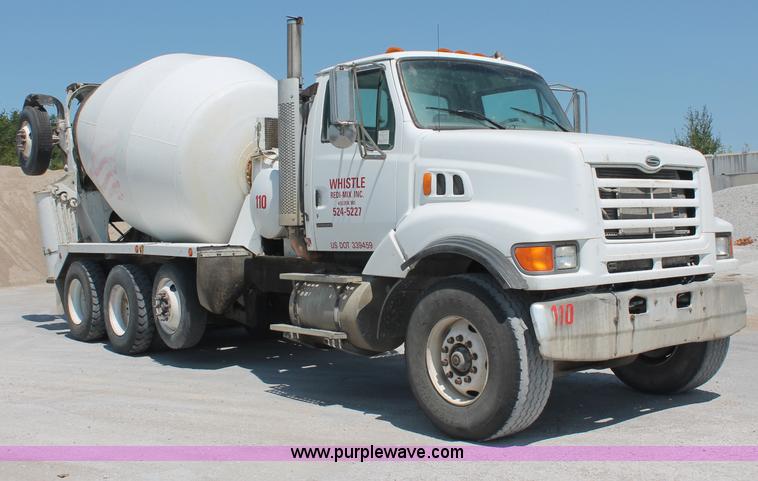image for item C2754 1999 Sterling L9511 cement mixer truck