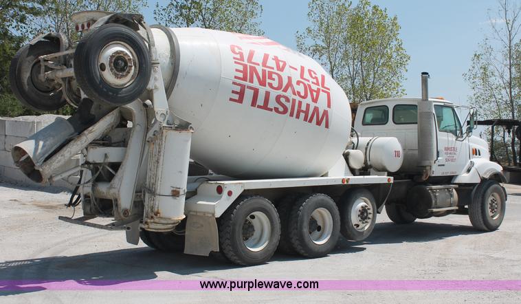 image for item C2754 1999 Sterling L9511 cement mixer truck