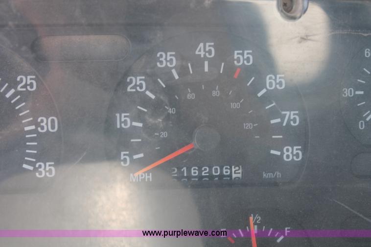 image for item C2754 1999 Sterling L9511 cement mixer truck