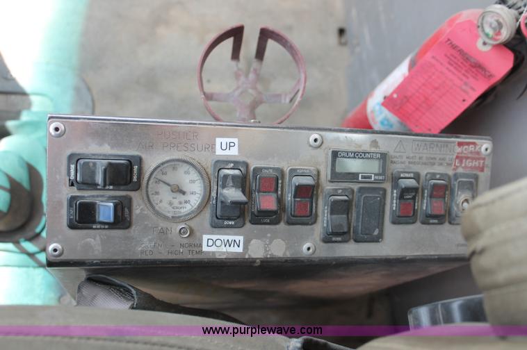 image for item C2754 1999 Sterling L9511 cement mixer truck