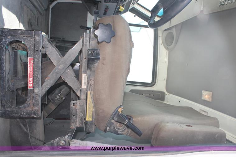 image for item C2754 1999 Sterling L9511 cement mixer truck