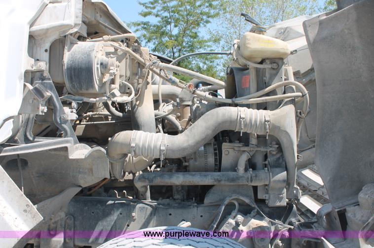 image for item C2754 1999 Sterling L9511 cement mixer truck