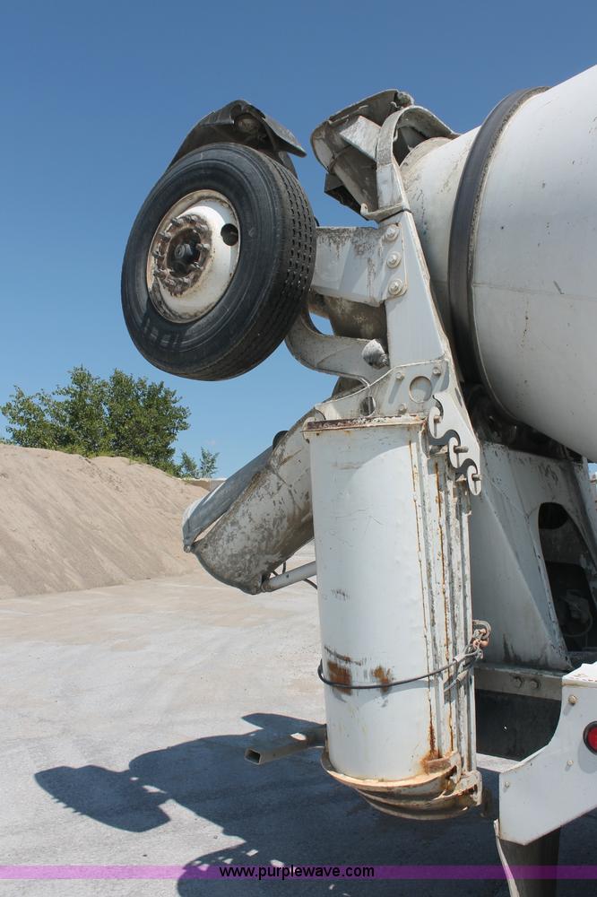 image for item C2754 1999 Sterling L9511 cement mixer truck