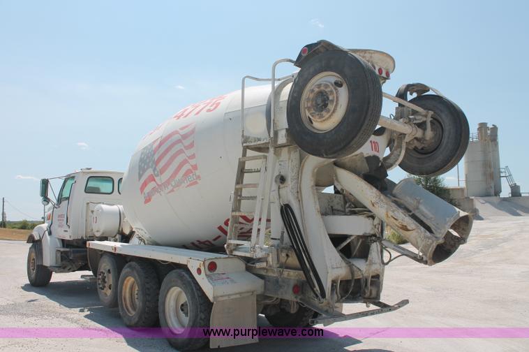 image for item C2754 1999 Sterling L9511 cement mixer truck