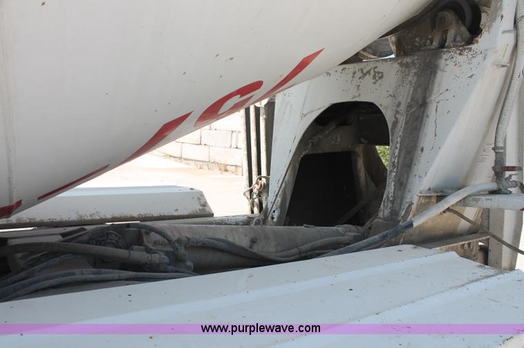 image for item C2754 1999 Sterling L9511 cement mixer truck