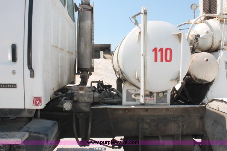 image for item C2754 1999 Sterling L9511 cement mixer truck