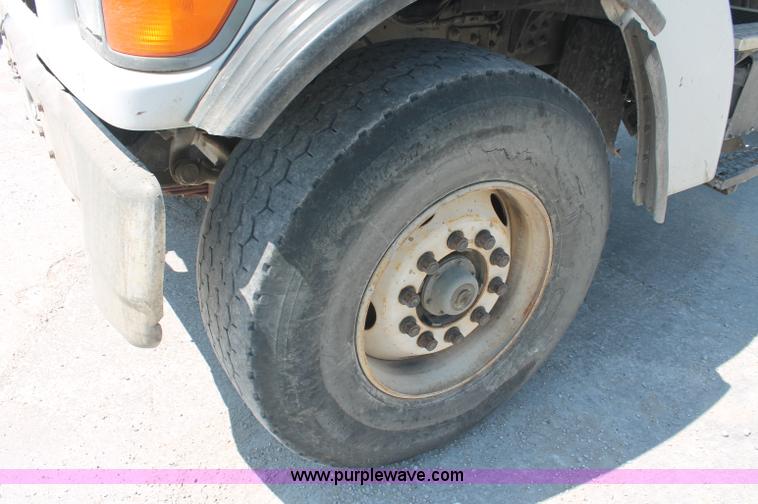 image for item C2754 1999 Sterling L9511 cement mixer truck