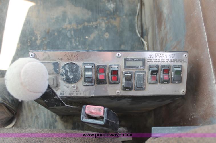 image for item C2755 2000 Kenworth W900B cement mixer truck