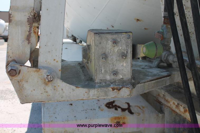 image for item C2755 2000 Kenworth W900B cement mixer truck