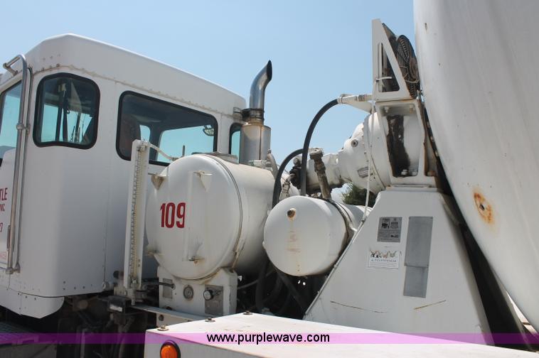 image for item C2755 2000 Kenworth W900B cement mixer truck