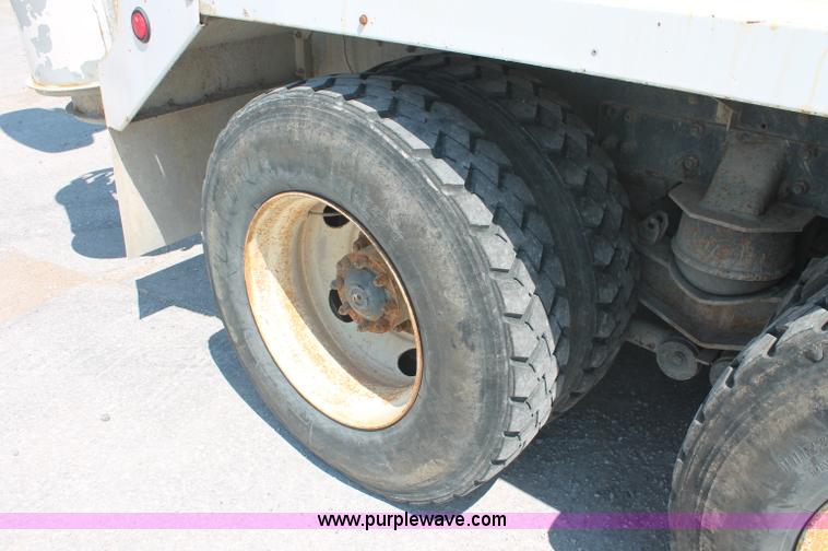 image for item C2755 2000 Kenworth W900B cement mixer truck