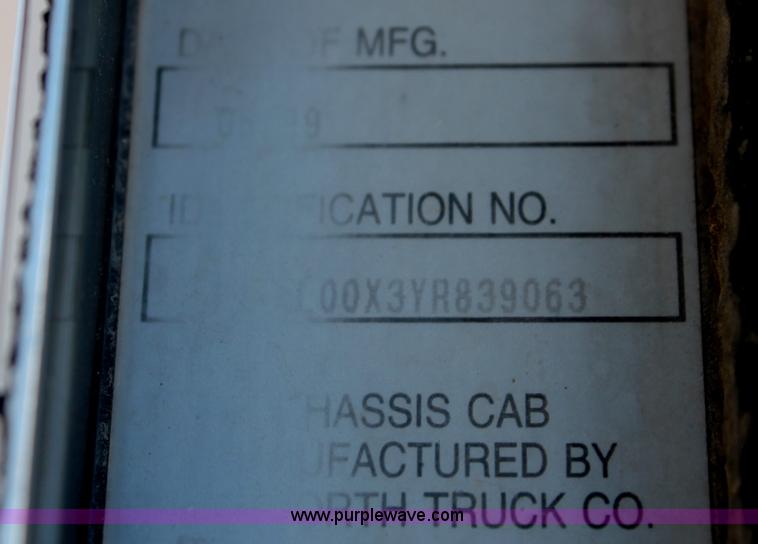 image for item C2755 2000 Kenworth W900B cement mixer truck