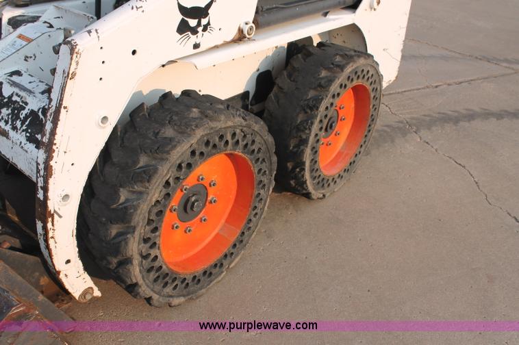 image for item C2772 2007 Bobcat S130 skid steer
