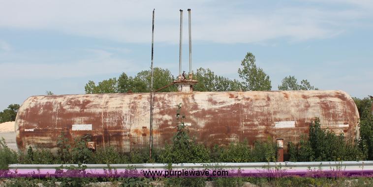 image for item C2778 10,000 gallon industrial propane tank