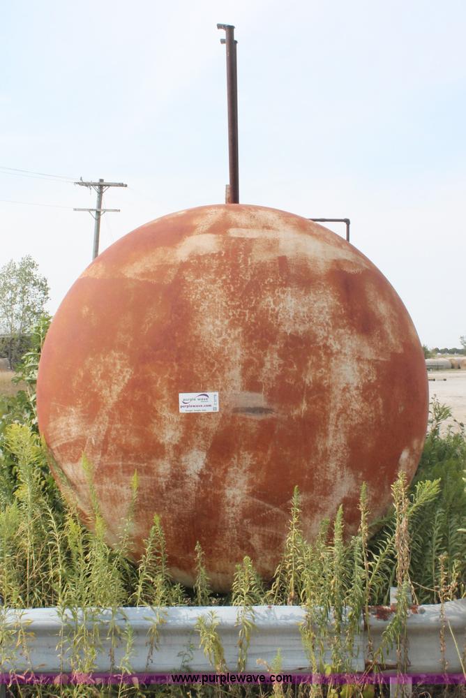 image for item C2779 11,062 gallon industrial propane tank