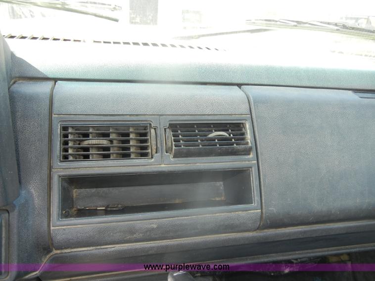 image for item D4601 1997 Chevrolet C6500 flatbed truck