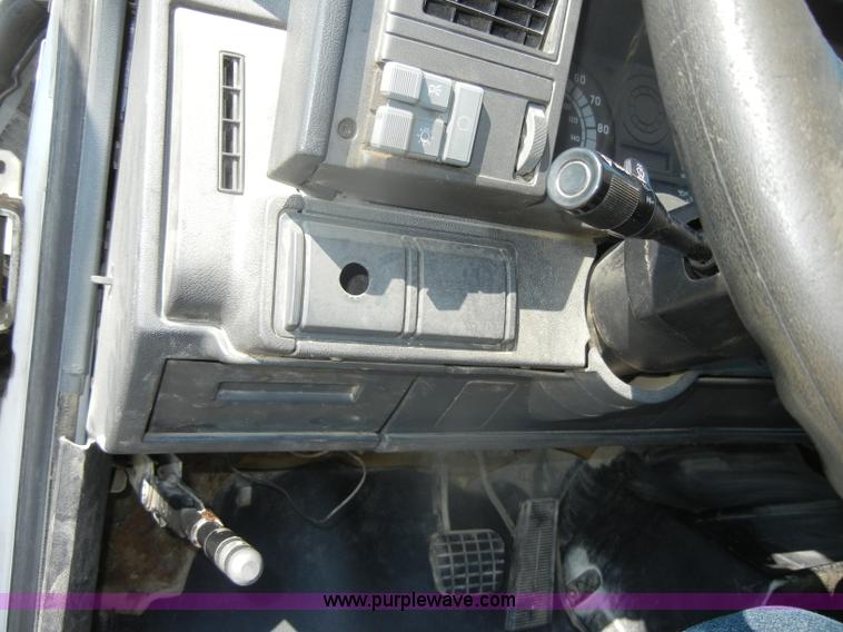 image for item D4601 1997 Chevrolet C6500 flatbed truck