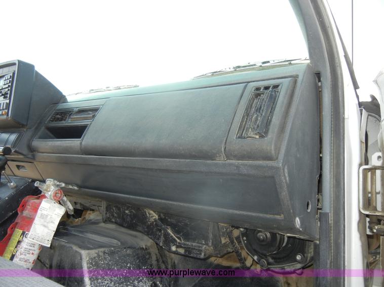 image for item D4601 1997 Chevrolet C6500 flatbed truck