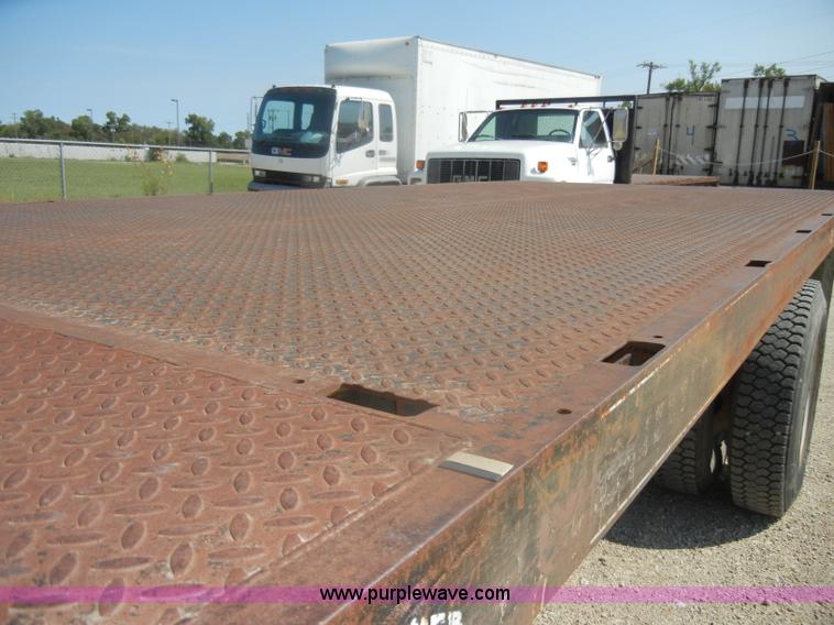 image for item D4601 1997 Chevrolet C6500 flatbed truck