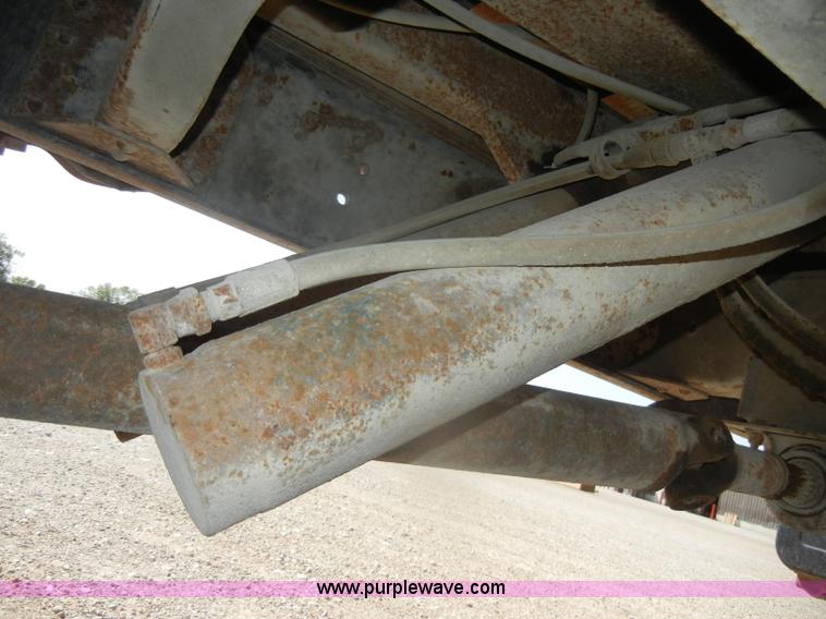 image for item D4601 1997 Chevrolet C6500 flatbed truck