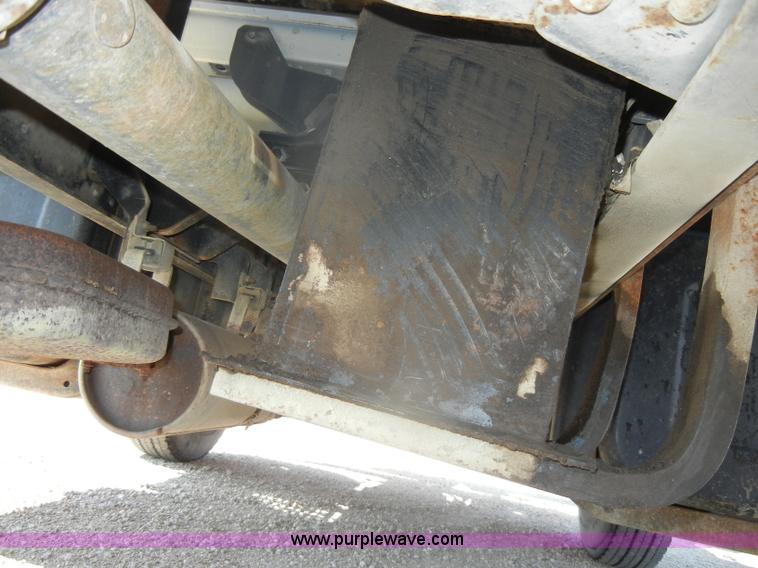 image for item D4601 1997 Chevrolet C6500 flatbed truck