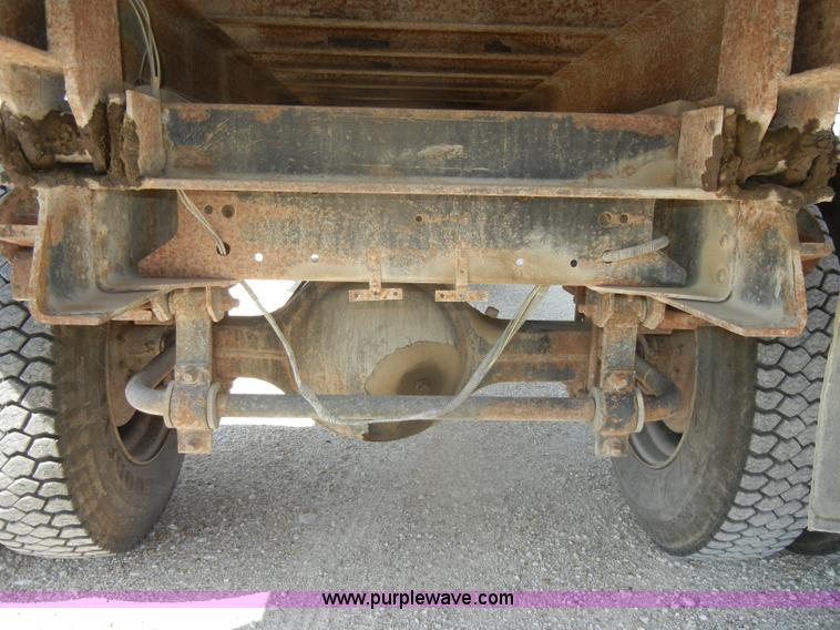 image for item D4601 1997 Chevrolet C6500 flatbed truck