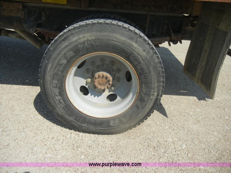 image for item D4601 1997 Chevrolet C6500 flatbed truck