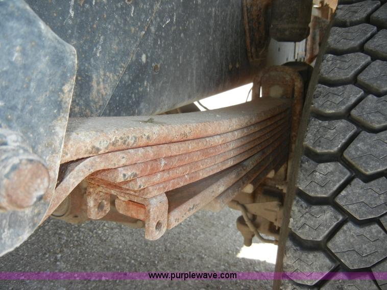 image for item D4601 1997 Chevrolet C6500 flatbed truck