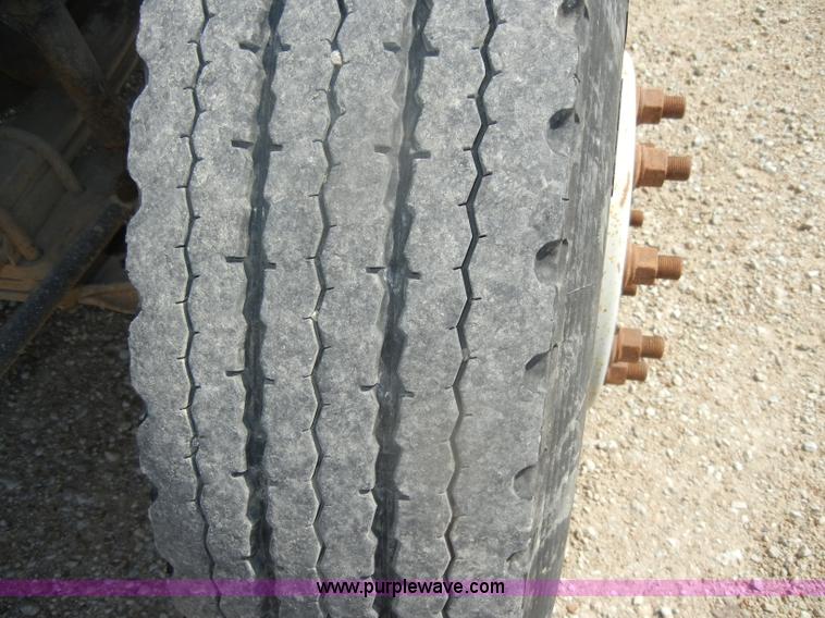 image for item D4601 1997 Chevrolet C6500 flatbed truck