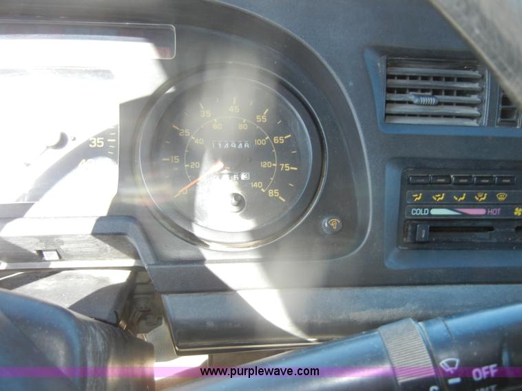 image for item D4602 1997 GMC T6500 box truck