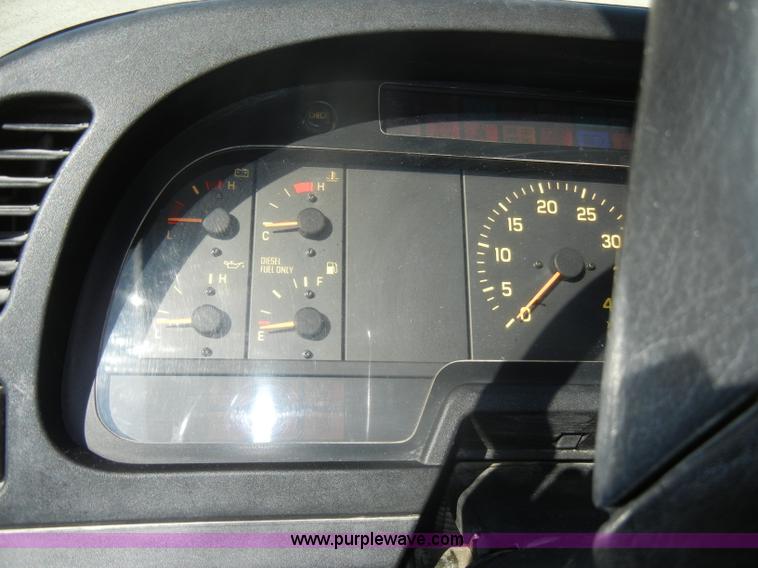 image for item D4602 1997 GMC T6500 box truck