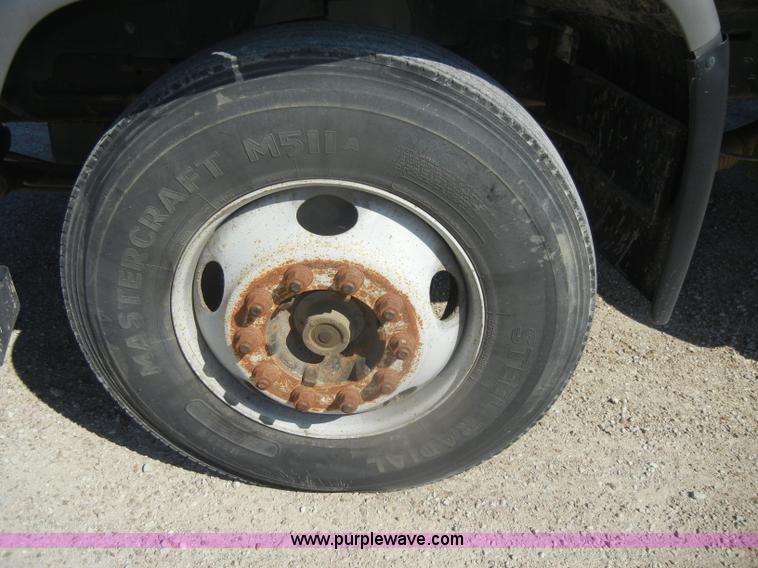 image for item D4602 1997 GMC T6500 box truck