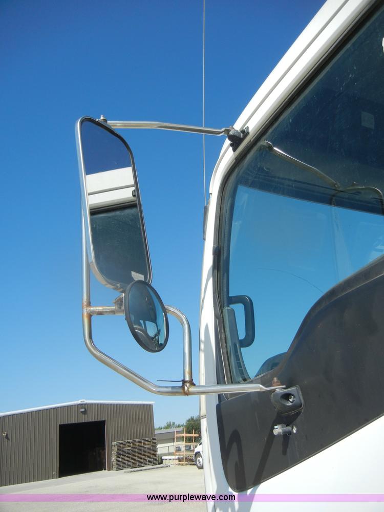 image for item D4602 1997 GMC T6500 box truck