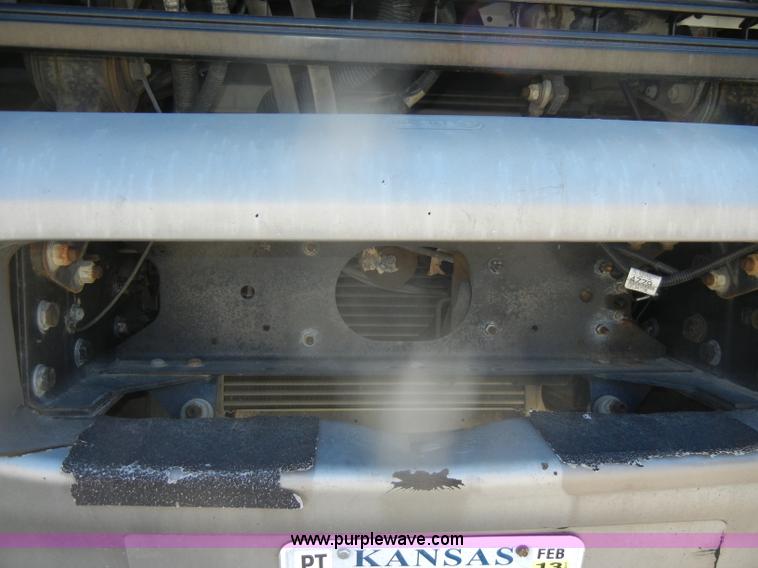 image for item D4602 1997 GMC T6500 box truck