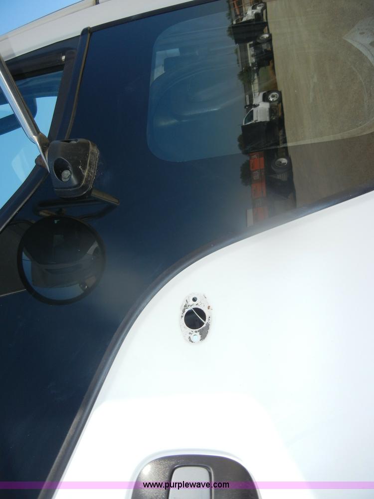 image for item D4602 1997 GMC T6500 box truck