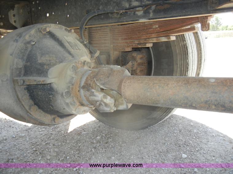 image for item D4602 1997 GMC T6500 box truck