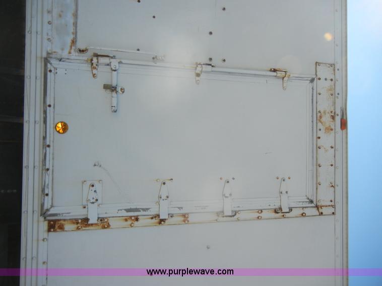 image for item D4602 1997 GMC T6500 box truck